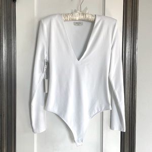 Babaton Contour V-Neck Longsleeve Bodysuit, White, Size L, NWT